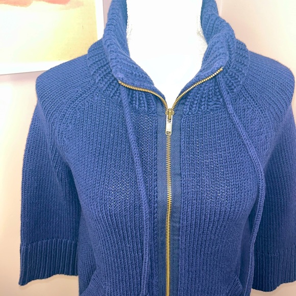 Gap Small 3/4 sleeve, navy sweater with a zipper and drawstring. - Picture 8 of 12